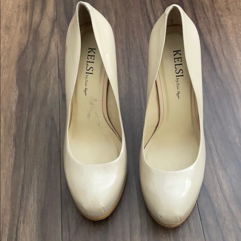 Kelsi by Kelsi Dagger size 8.5 nude high heels
